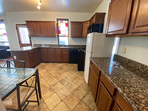5th image of 205 N Division St APT 2