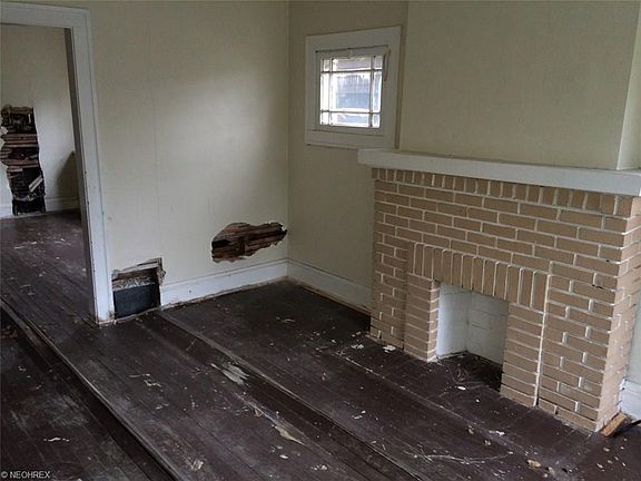 3rd image of 10837 Massie Ave