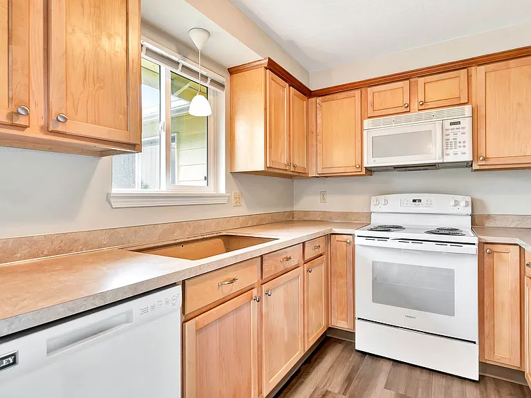 Savage / Ellis Duplex — Photo 22