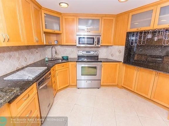 5th image of 3800 Galt Ocean Dr APT 1102