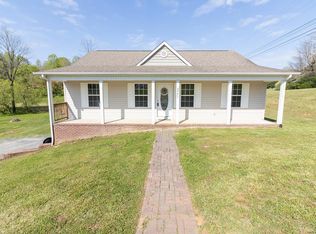 2301 Lake Pointe Dr, Cookeville, TN 38506