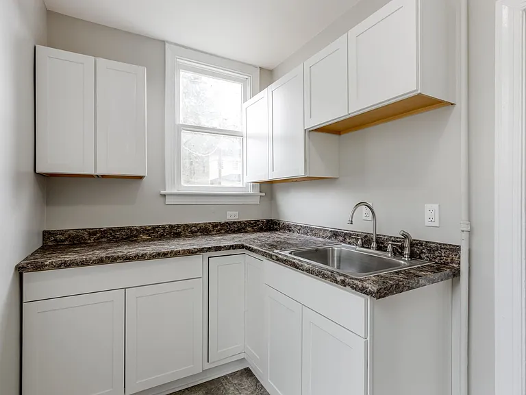 3224 Moody Ave — Photo 9