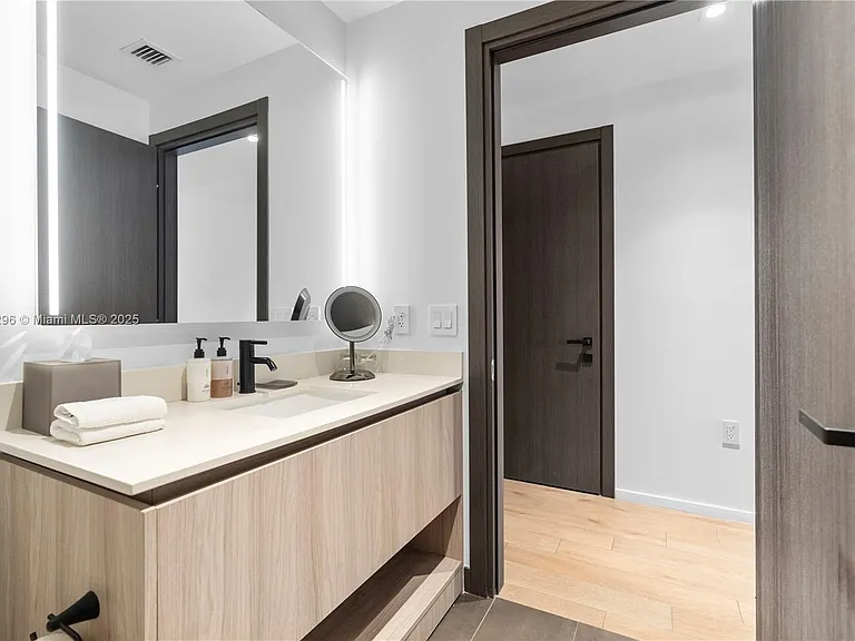 398 NE 5th St #3207 — Photo 16