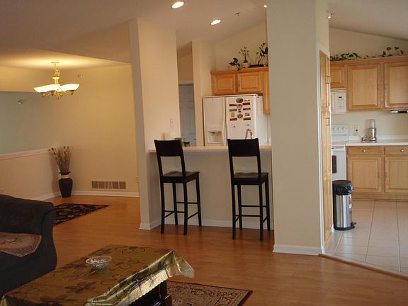 3rd image of 9177 W Elm Ct