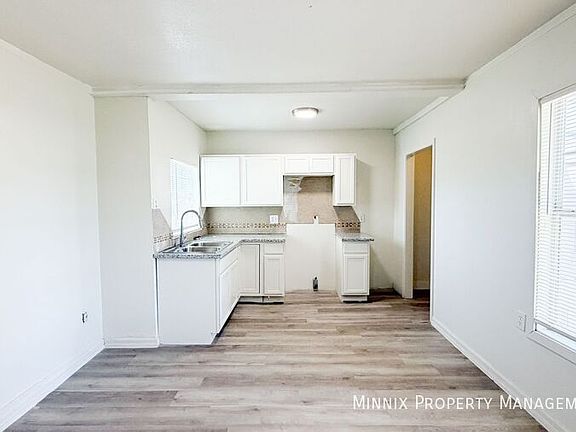 4th image of 3417 Avenue S #B