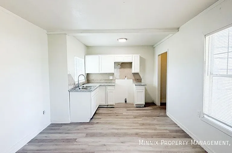3417 Avenue S #B — Photo 3