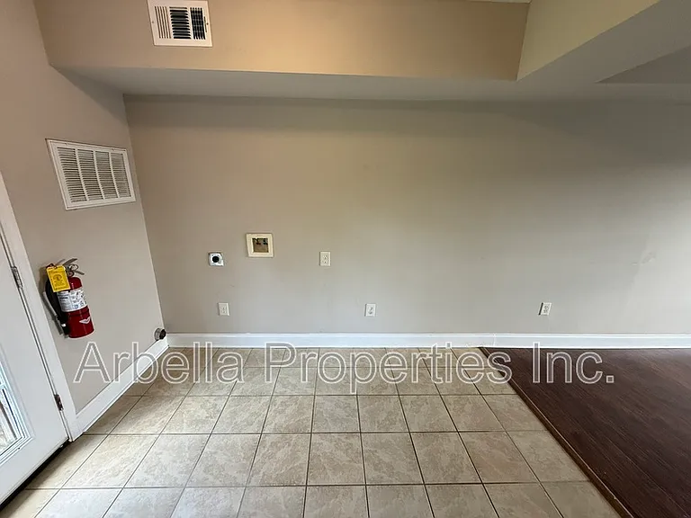 133 Walker St #4 — Photo 6