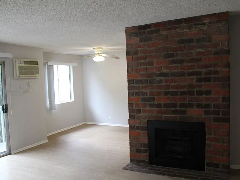 Lido Apartments - 3671 Midvale Ave — Photo 17