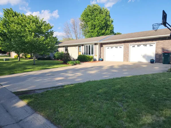 920 John Wesley Ave NW, Stewartville, MN 55976