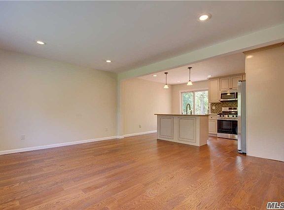 5th image of 171 Noel Dr