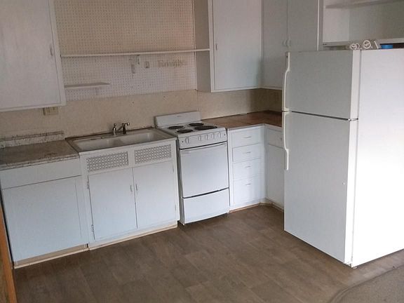 2nd image of 106 W Main St APT 10
