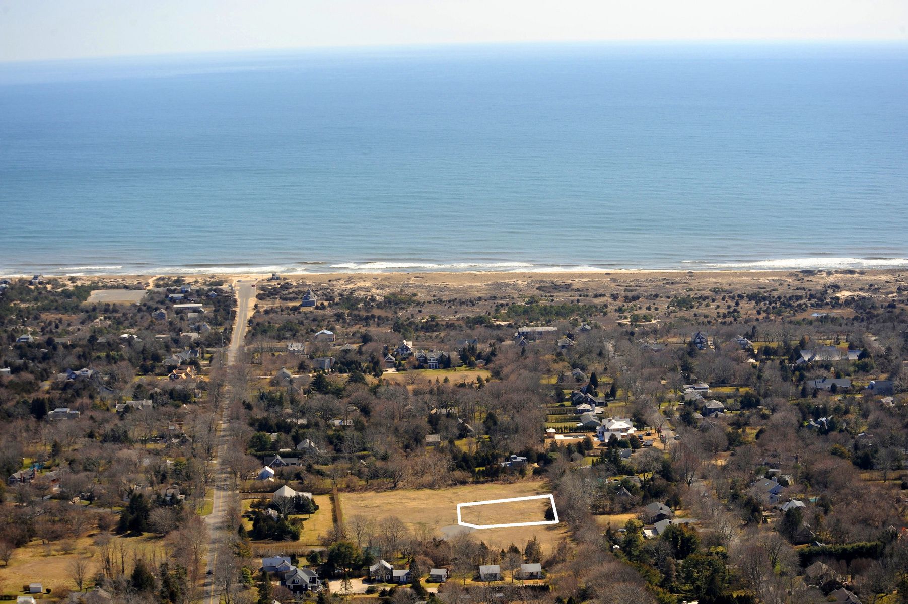 8 Old Station Pl, Amagansett, NY 11930 Out East