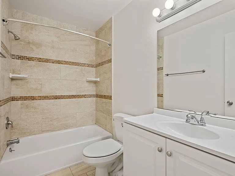 313 Northgate Dr #D — Photo 16