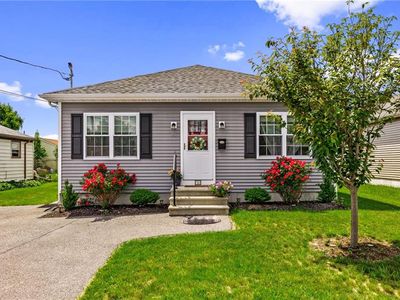 70 Everett St, Pawtucket, RI, 02861