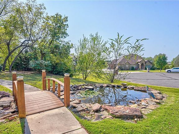 5th image of 6300 Stone Hill Dr