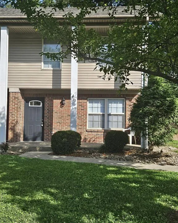 153 Bittersweet Dr