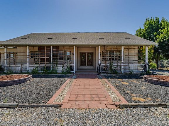 3rd image of 11 Duck Creek Ct