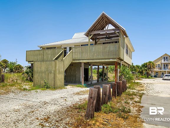 3rd image of 980 W Beach Blvd