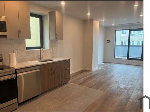 456 Blake Ave #4
