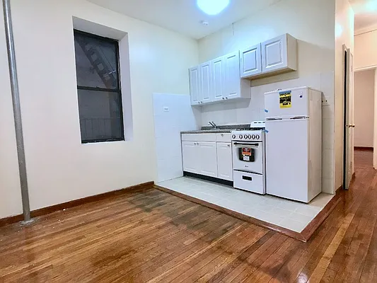 Rented by Sovereign Associates | media 10