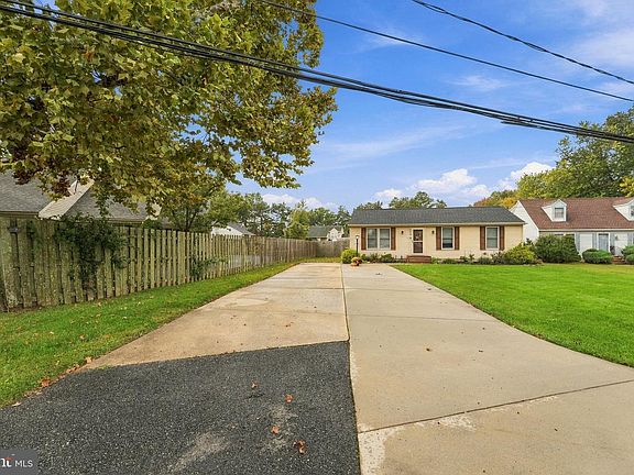 2nd image of 804 Old Harmony Rd