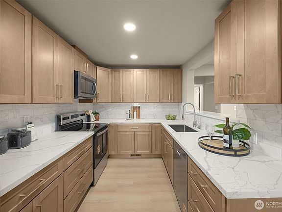 3rd image of 12041 S 56th Place