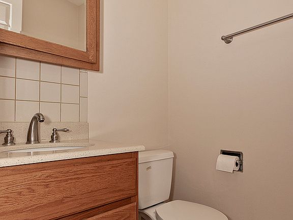 4th image of 9045 Hollyberry Ave