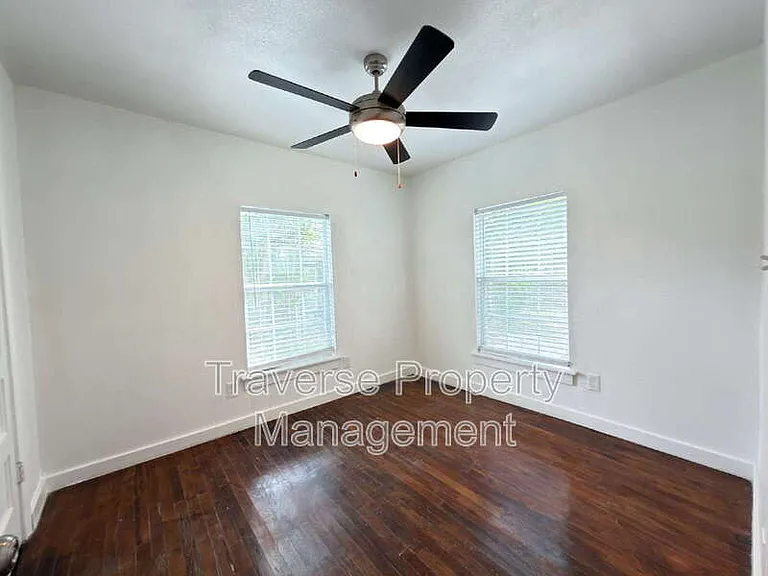 1804 Andrew Ave — Photo 11