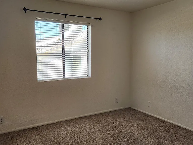 2253 Daytona Ave — Photo 28