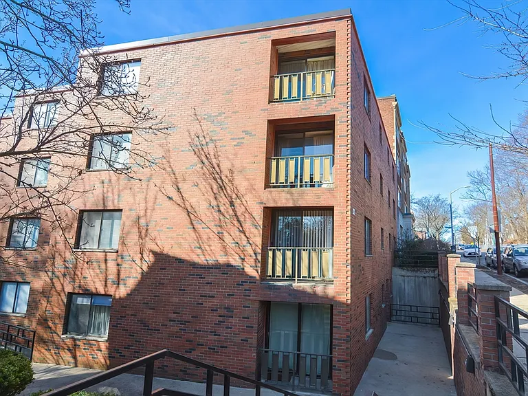 54 Concord Ave — Photo 18