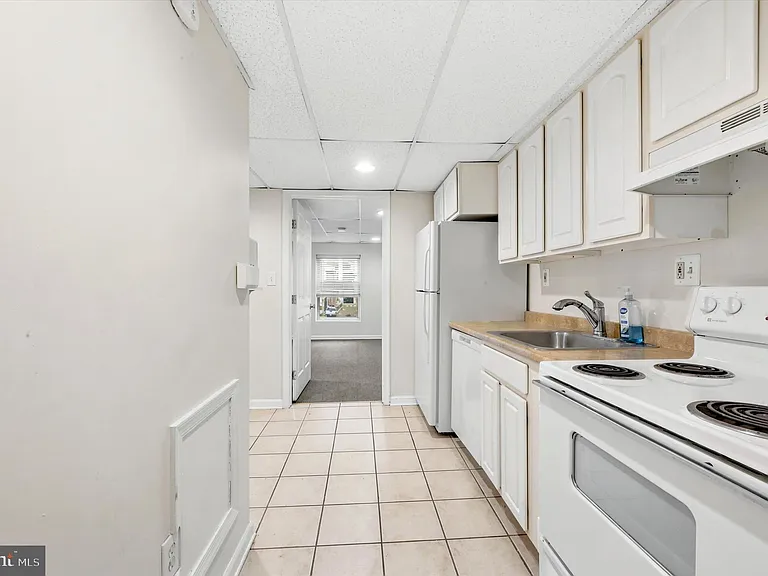 35 S 19th St #2 — Photo 8