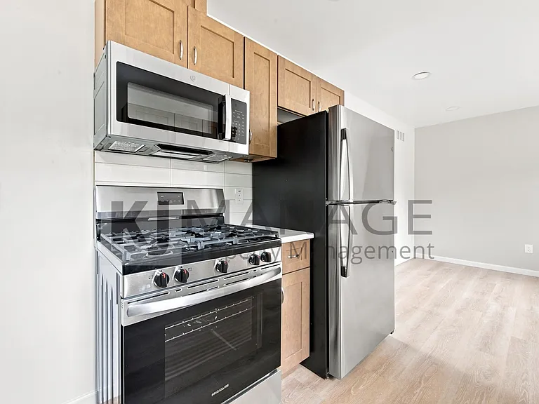 12039 Rockland — Photo 2