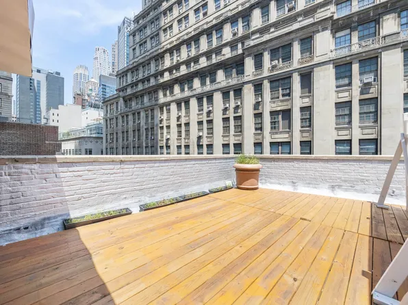 88 Fulton Street 618 image 13 of 14