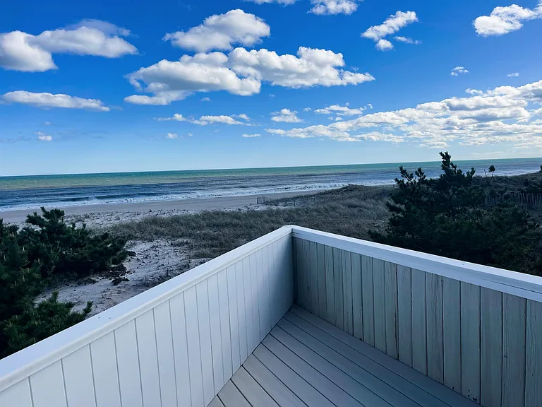 643 Dune Rd — Photo 14