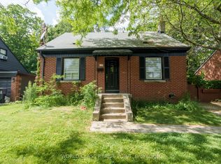 152 Ferris Rd, Toronto, ON M4B1G9