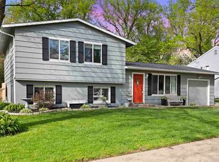 3312 Pleasant Valley Blvd, Rockford, IL 61114