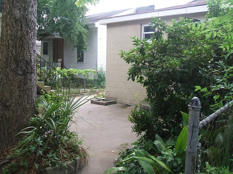 730 E Anderson St — Photo 26