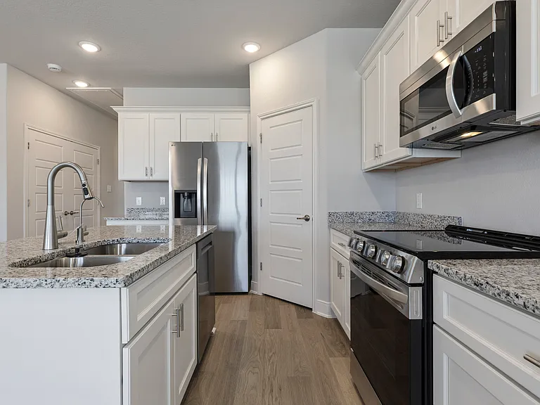 7126 Magnolia Vlg #201 — Photo 18