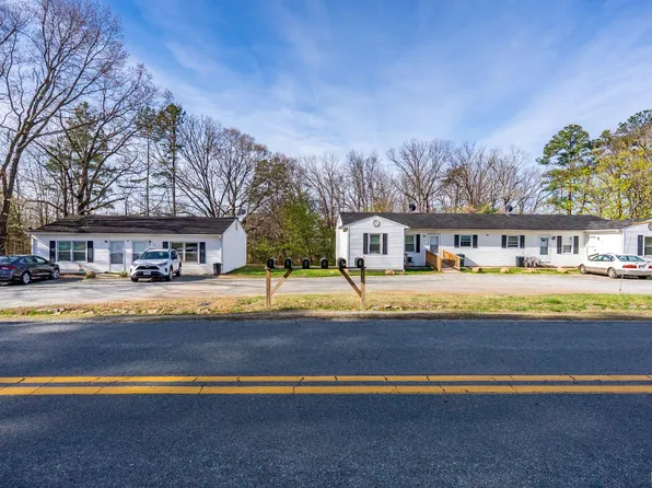 801 Henry St #803, Gretna, VA 24557