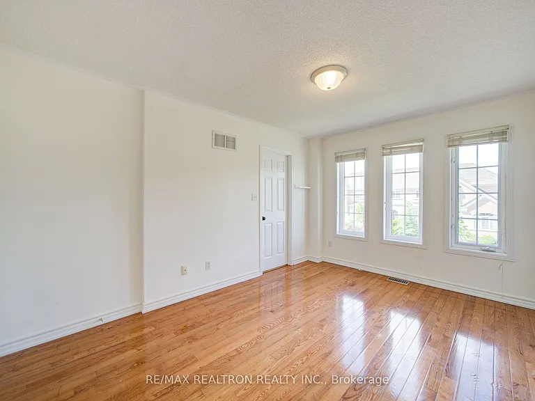 2365 Bur Oak Ave — Photo 19