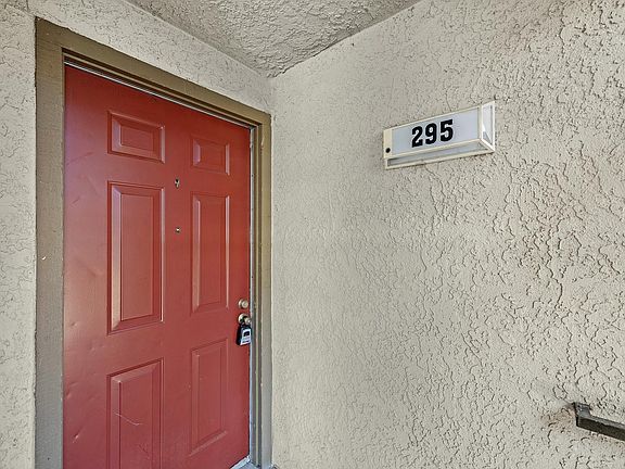 5th image of 725 Essex Ct APT 295