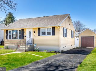516 Greenwood Ave, Maple Shade, NJ 08052
