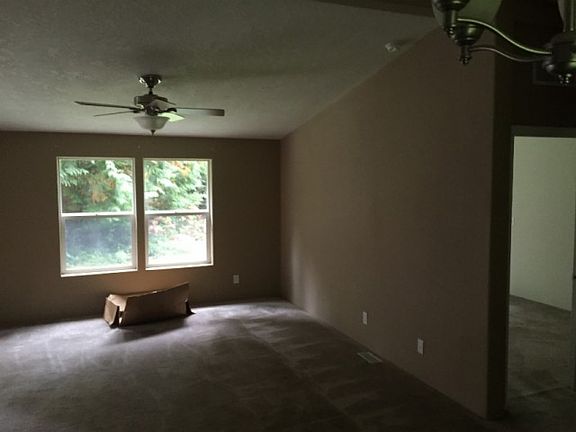 3rd image of 121 E Errigal Pl