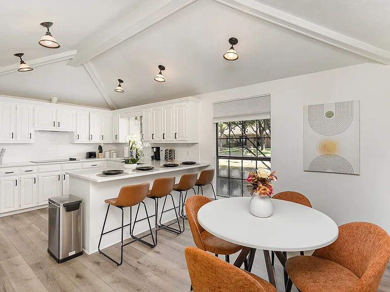 803 Rush Creek Dr — Photo 12