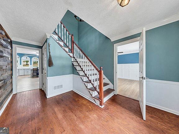 4th image of 210 Hanarry Dr