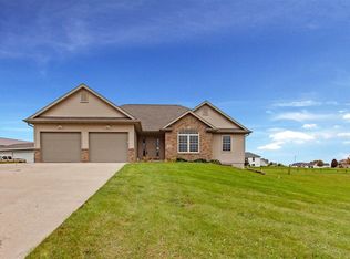3141 Whispering Ridge Ln, Riverside, IA 52327