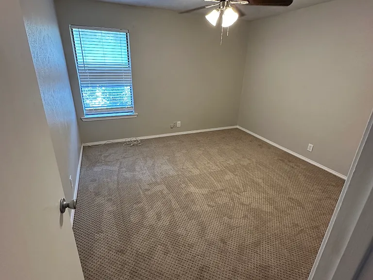 326 Peach St #Q — Photo 2