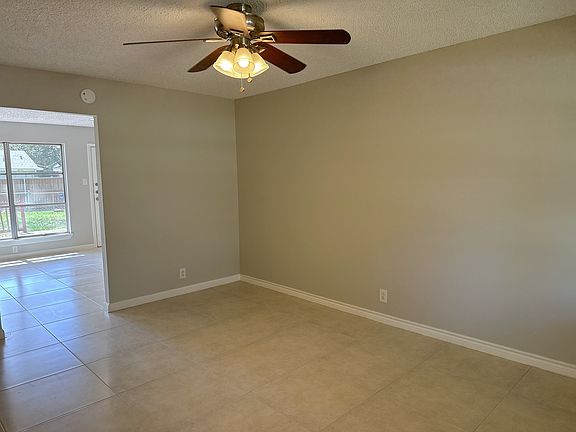 5th image of 1229 Evergreen Dr