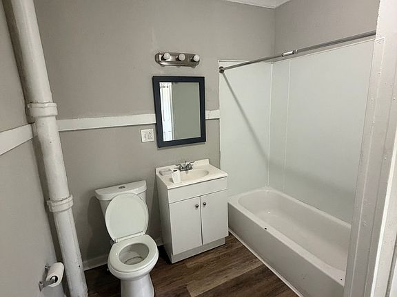 4th image of 3369 E 49th St