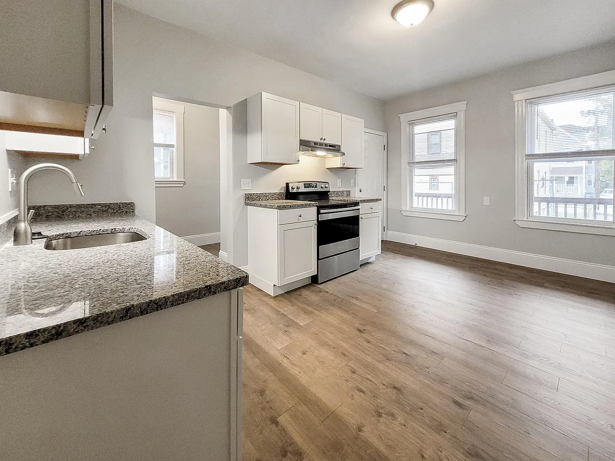 Building Photo - 108 Callender St #1